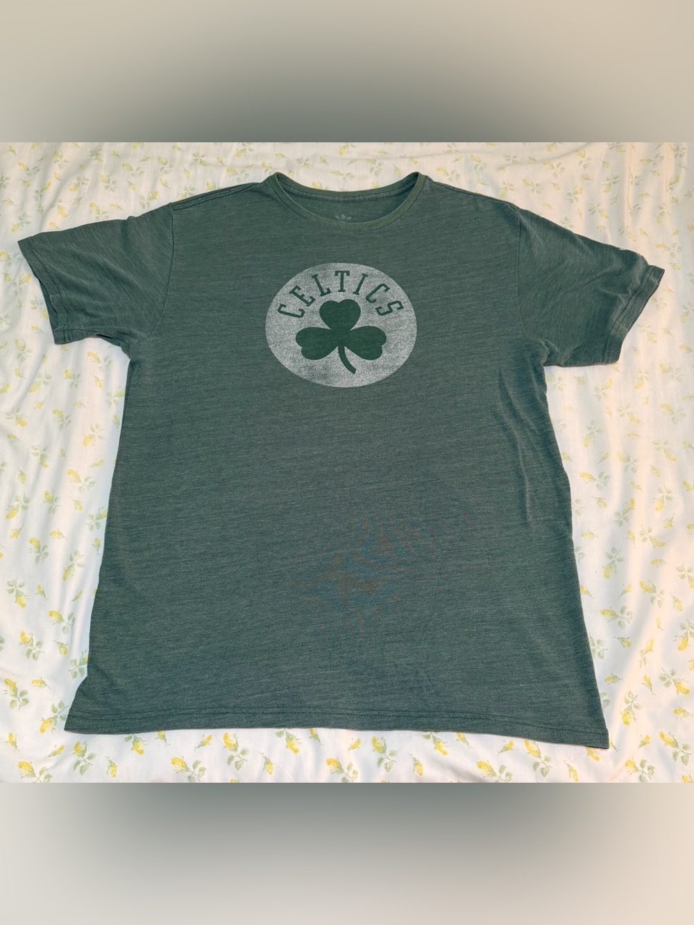 adidas Men's Large Green Celtics Logo Short Sleeve Tee